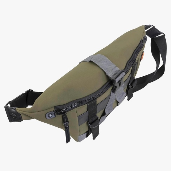 Joan & David 20” Sport Crossbody/Sling Pouch NWT - Picture 3 of 5